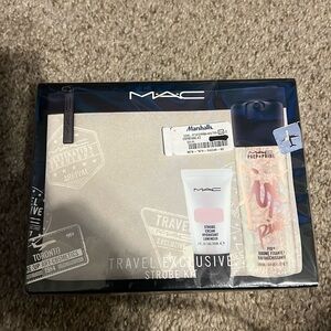 Makeup primer with case